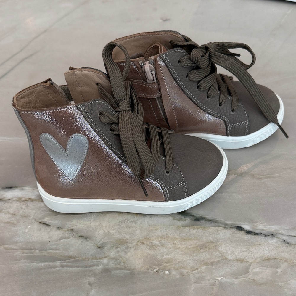 Elephantito Brown and Gray Heart Sneakers